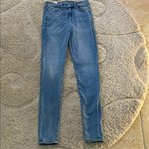 American Eagle jeans no rips